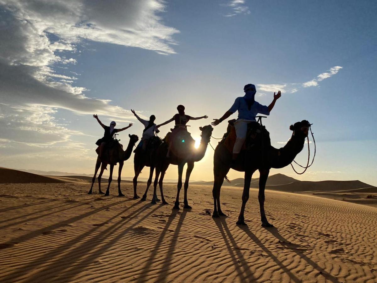 Luxury Trek Desert Camp メルズーガ エクステリア 写真