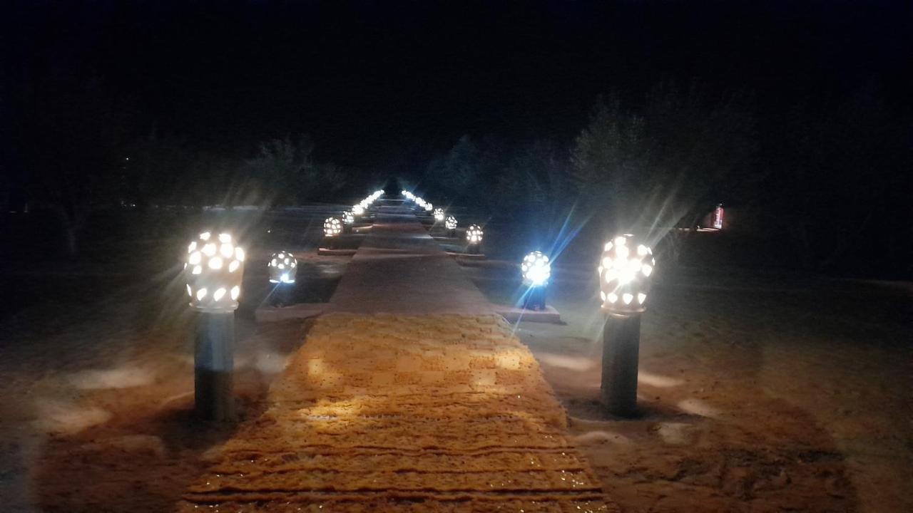 Luxury Trek Desert Camp メルズーガ エクステリア 写真