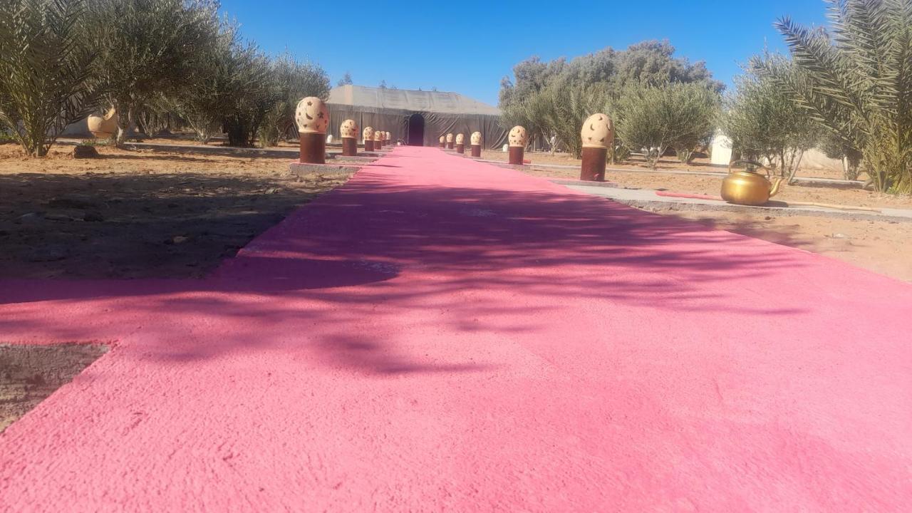 Luxury Trek Desert Camp メルズーガ エクステリア 写真