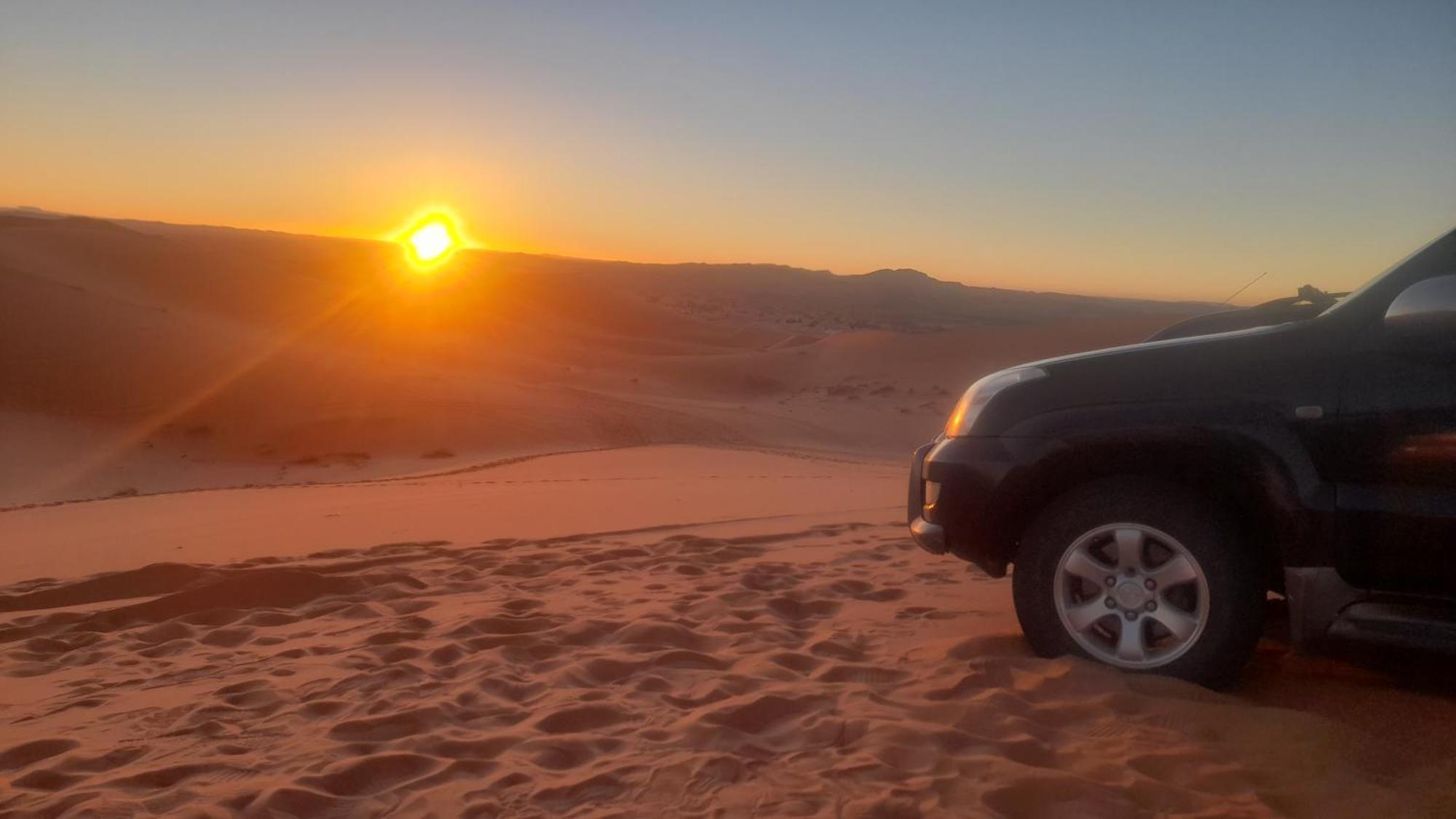 Luxury Trek Desert Camp メルズーガ エクステリア 写真
