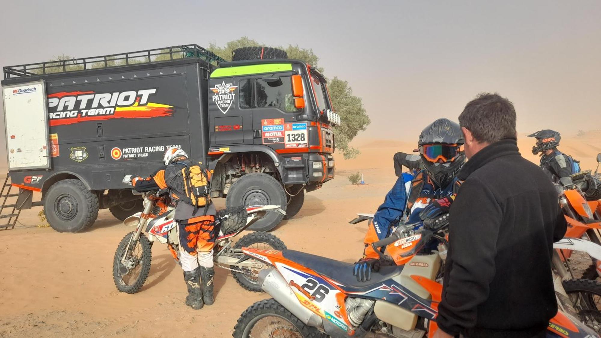 Luxury Trek Desert Camp メルズーガ エクステリア 写真
