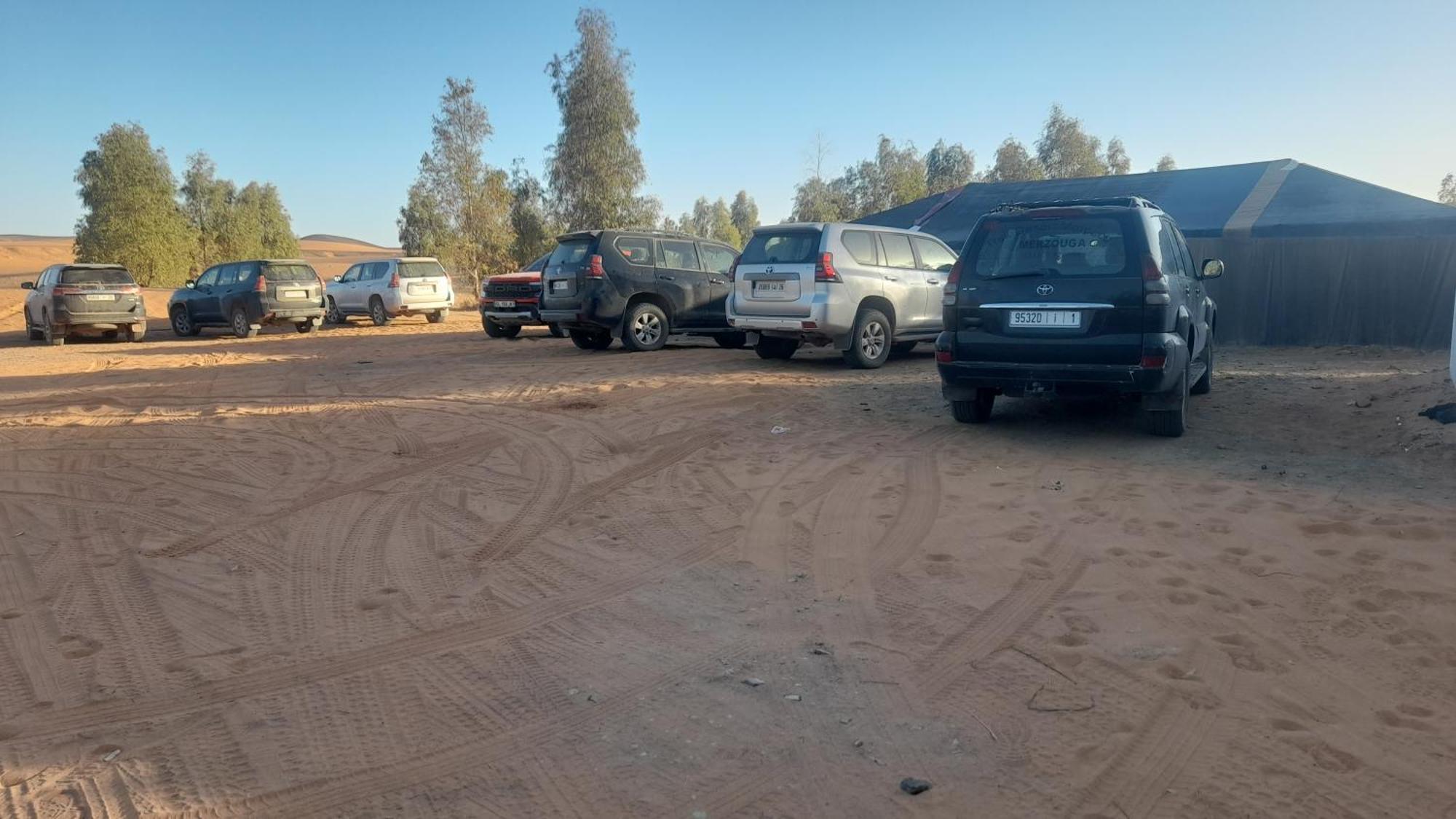 Luxury Trek Desert Camp メルズーガ エクステリア 写真