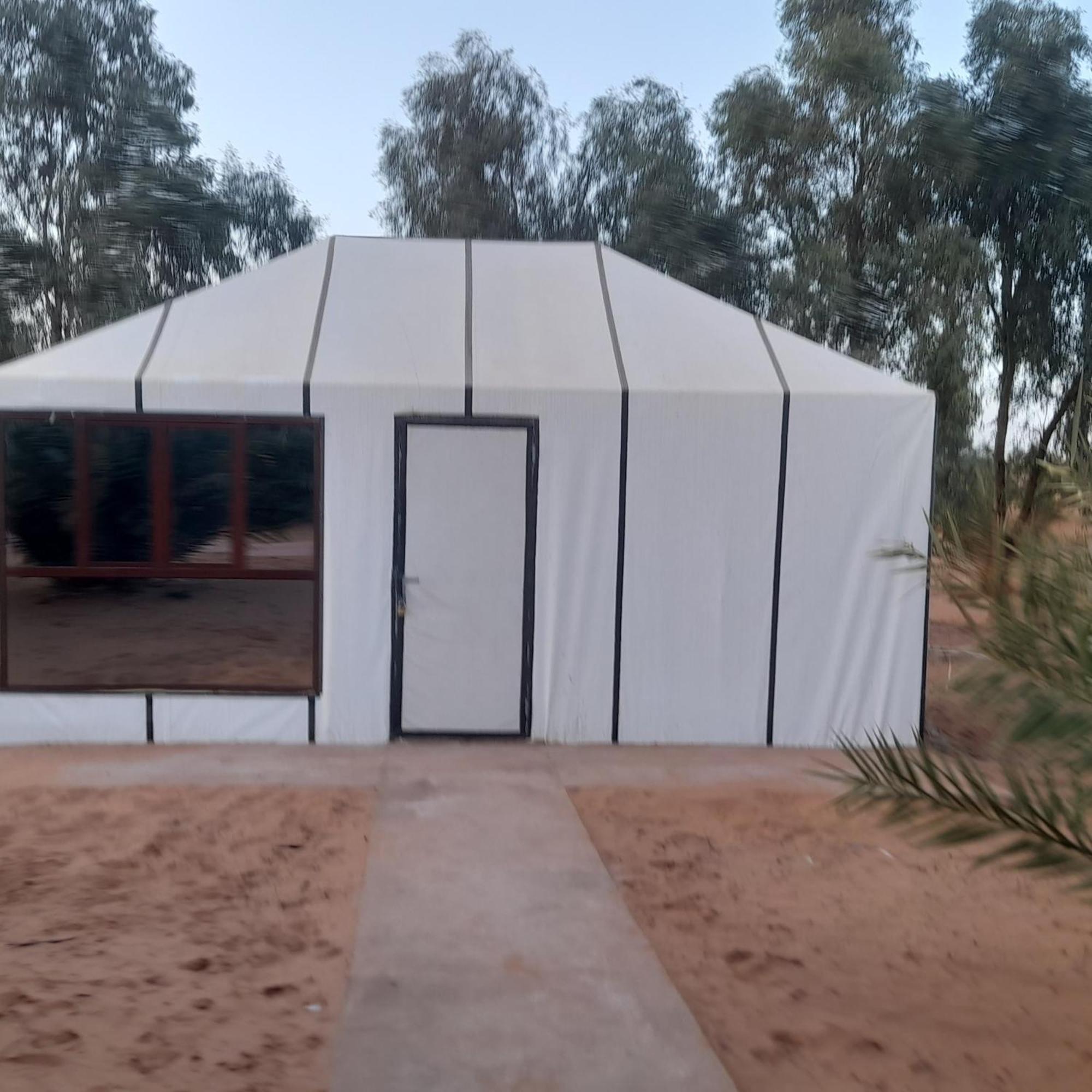 Luxury Trek Desert Camp メルズーガ エクステリア 写真