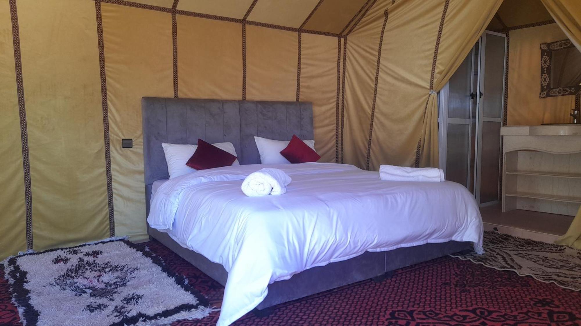Luxury Trek Desert Camp メルズーガ エクステリア 写真