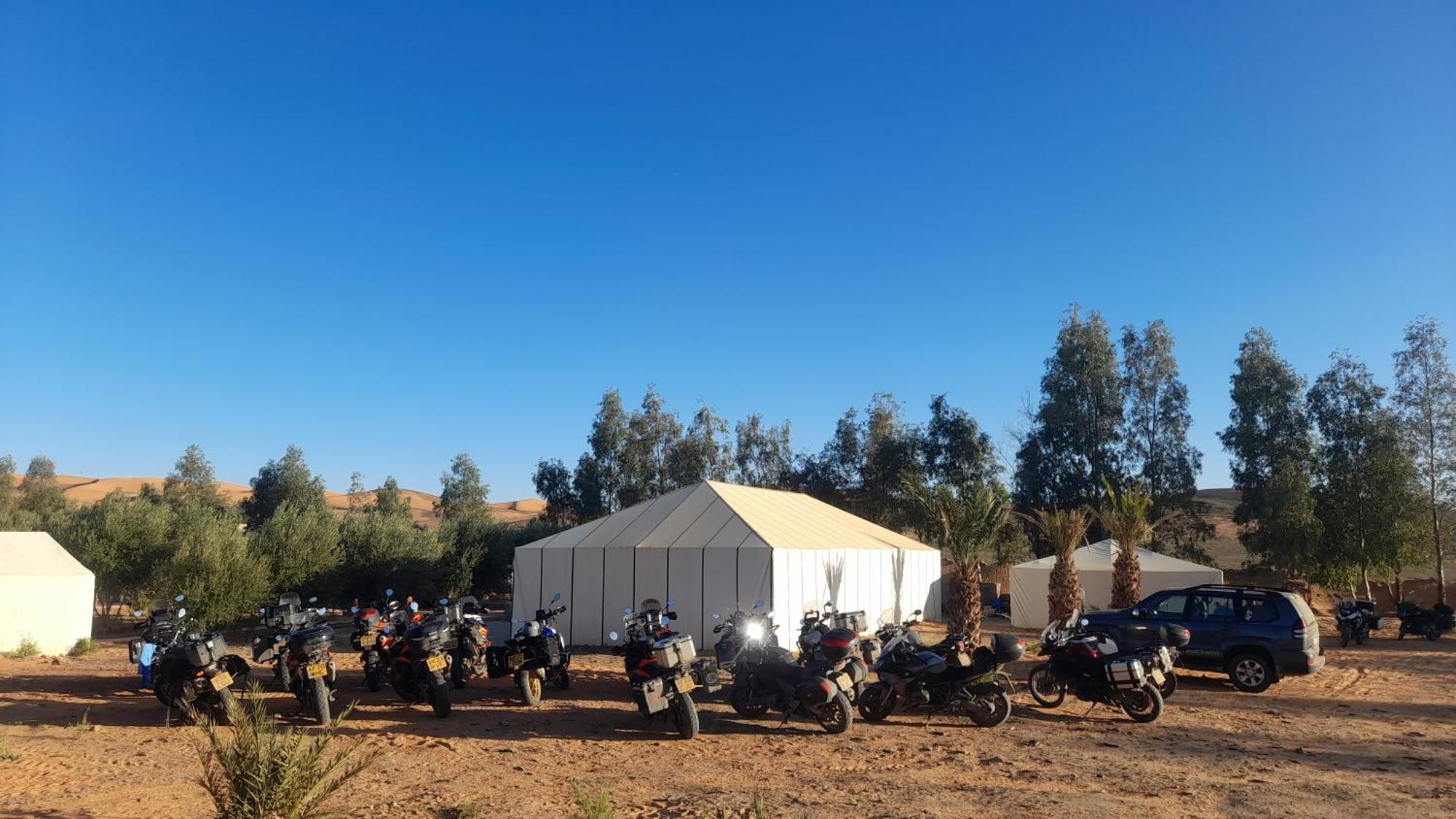 Luxury Trek Desert Camp メルズーガ エクステリア 写真