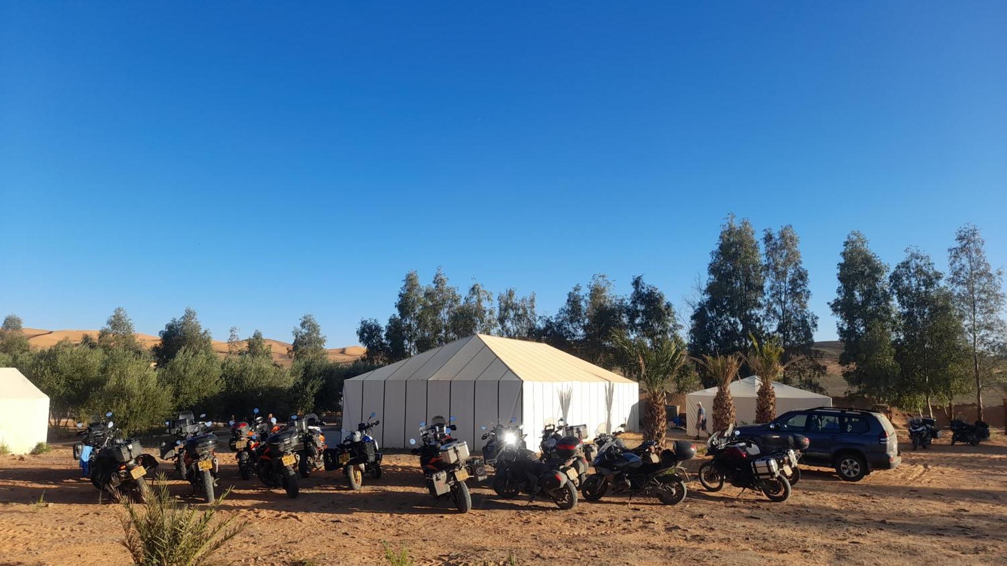 Luxury Trek Desert Camp メルズーガ エクステリア 写真